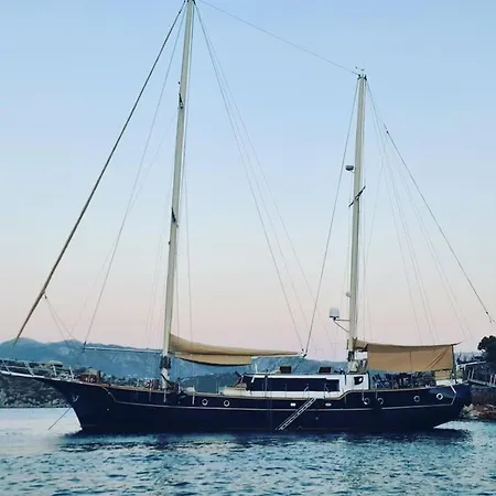 Úszó hotel Asterixyacht-navigate To Greece,turkey And So More